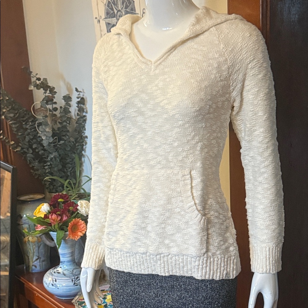 NWT Eddie Bauer size small 100% cotton Women's ivory Cream Sweater with Hood